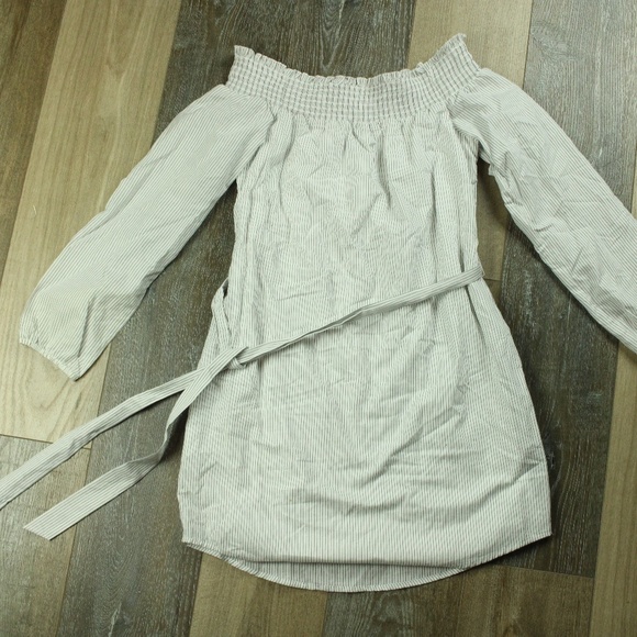 Women's Striped Smocked Off The Shoulder Tunic - Picture 7 of 8